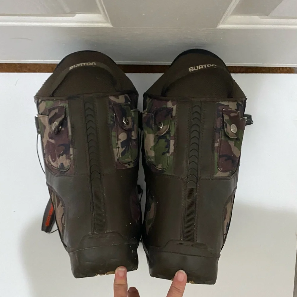 Burton Snowboard Boots, 10 - Picture 8 of 11